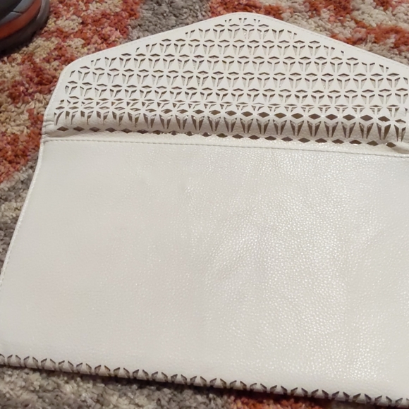 Clutch - Picture 3 of 3